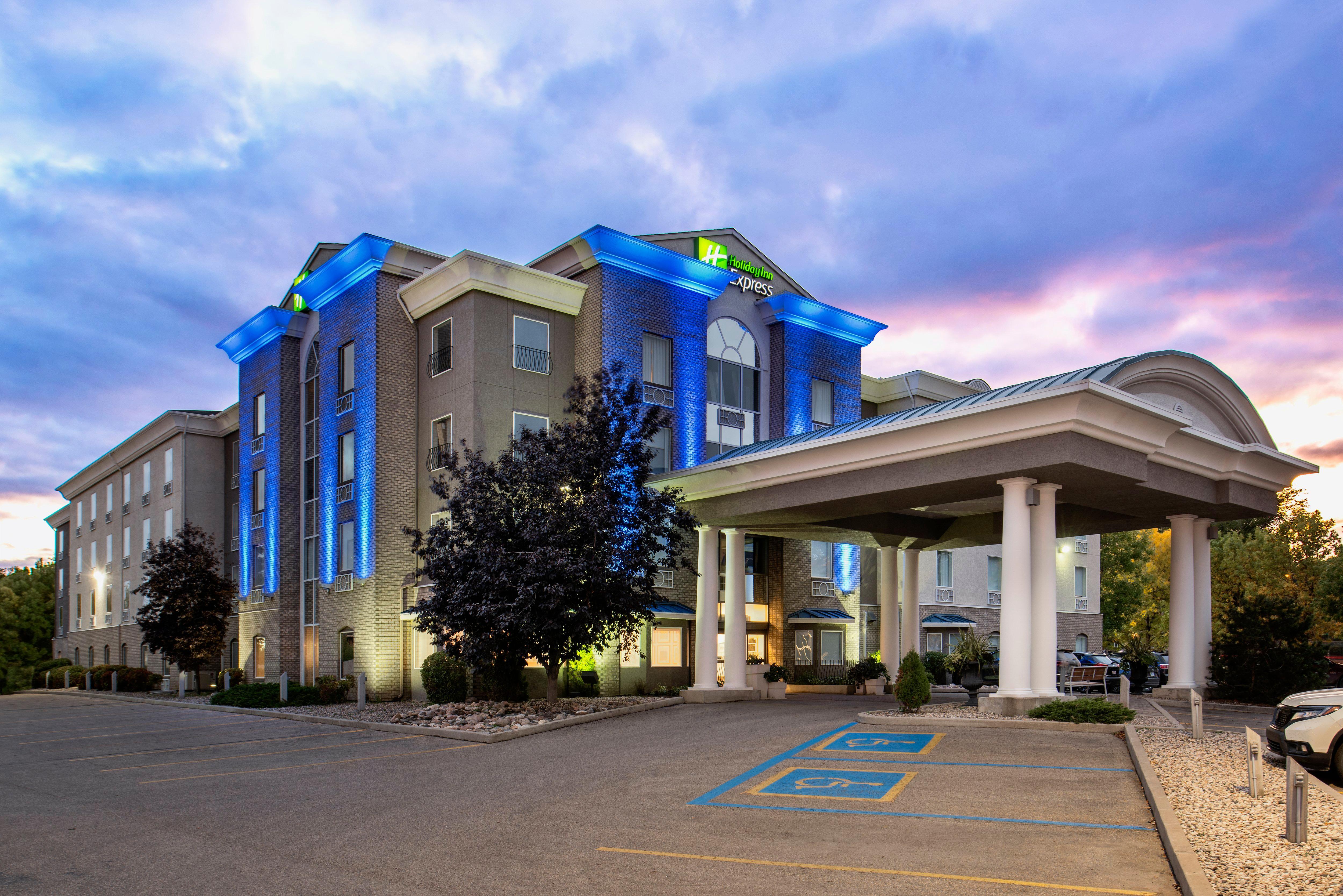 Holiday Inn Express Hotel & Suites Saskatoon By Ihg Dış mekan fotoğraf